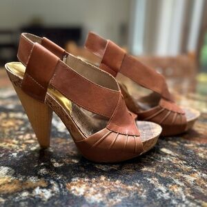 Michael Kors Tan Camel Leather Heel Sandal Size 8